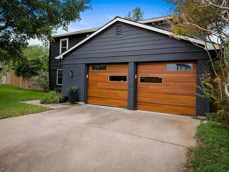11600 Parkfield Dr — Photo 3
