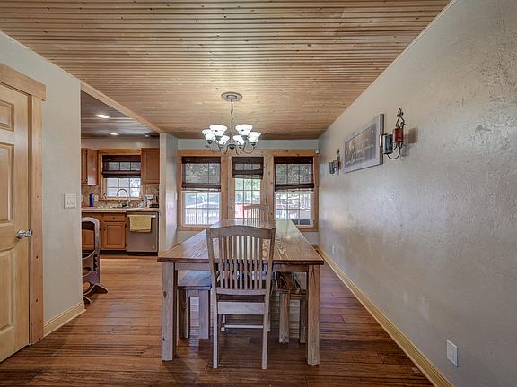5th image of 319 Rose Ln
