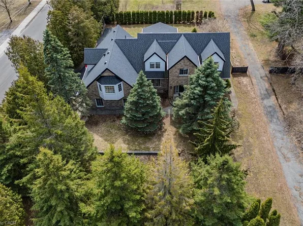 208 Victoria St, Norfolk County, ON N3Y 4K2