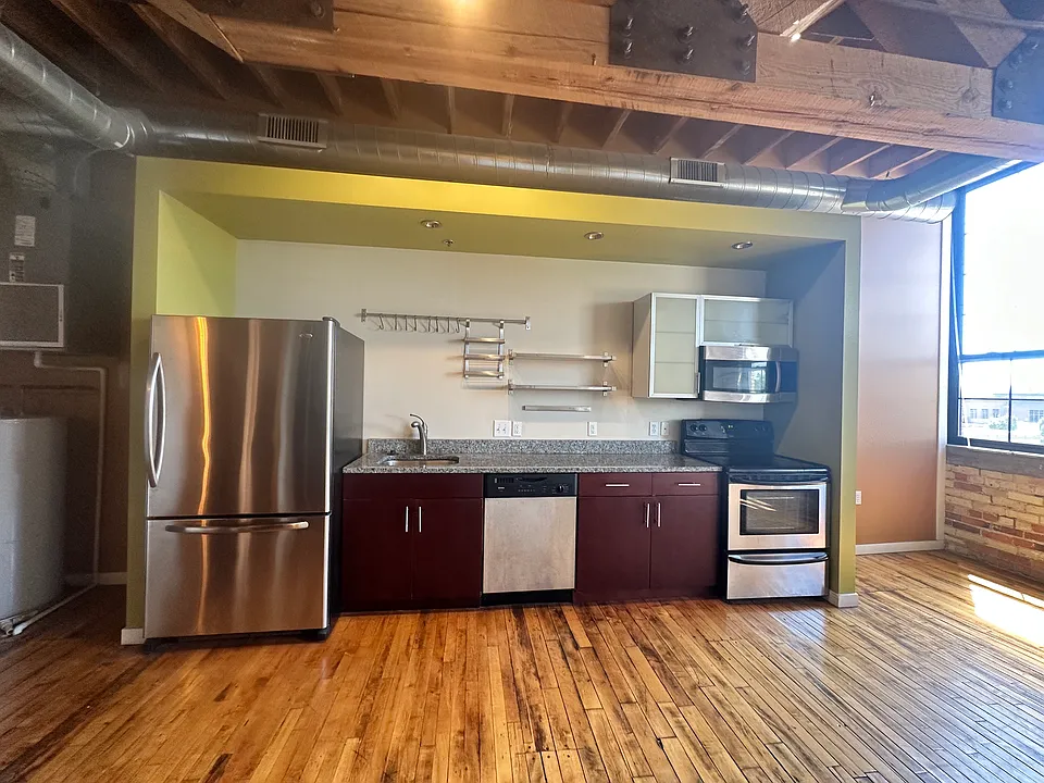 146 S River Ave #206