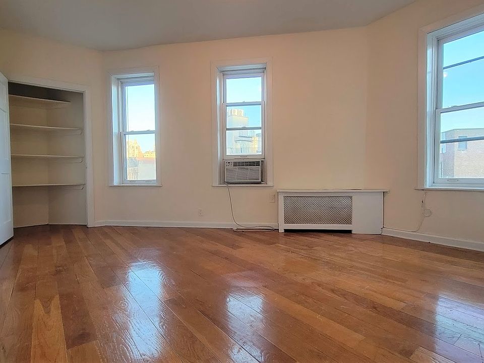 1st image of 27 Morton St #91