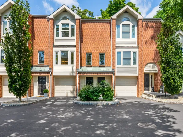 10 Pine Brook Lane #10, Darien, CT 06820