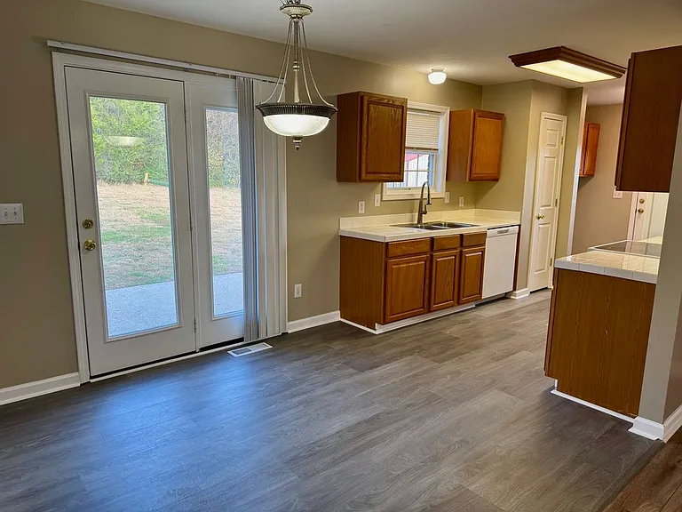 828 Mulberry Dr — Photo 35