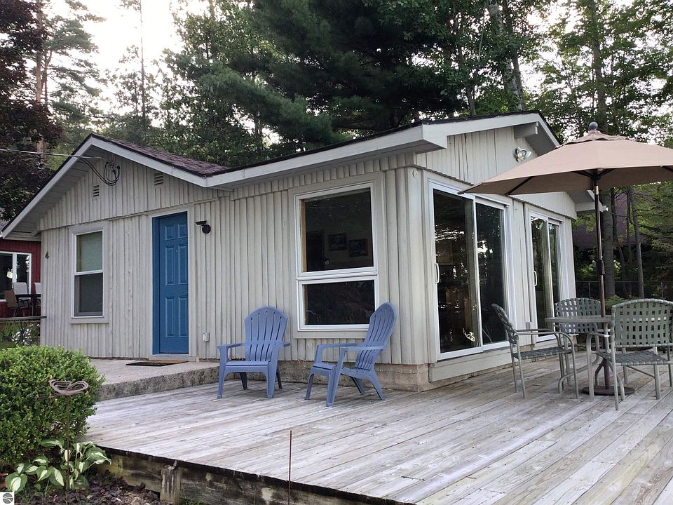 1st image of 5879 Cottage Dr #4