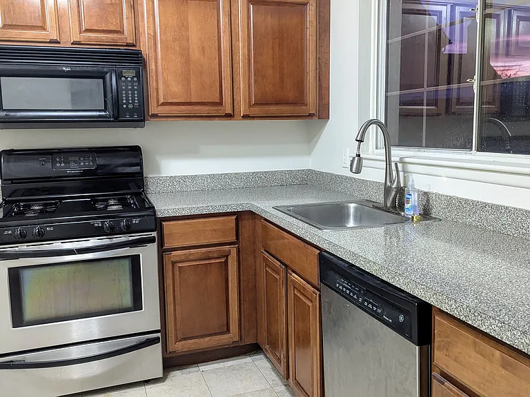 32314 W Twelve Mile Rd #32314 — Photo 19