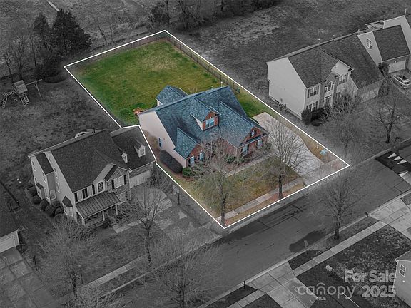 5th image of 2555 Holly Oak Ln