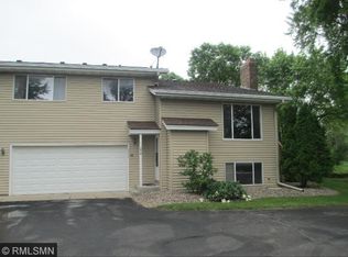 1016 1st St, Farmington, MN 55024