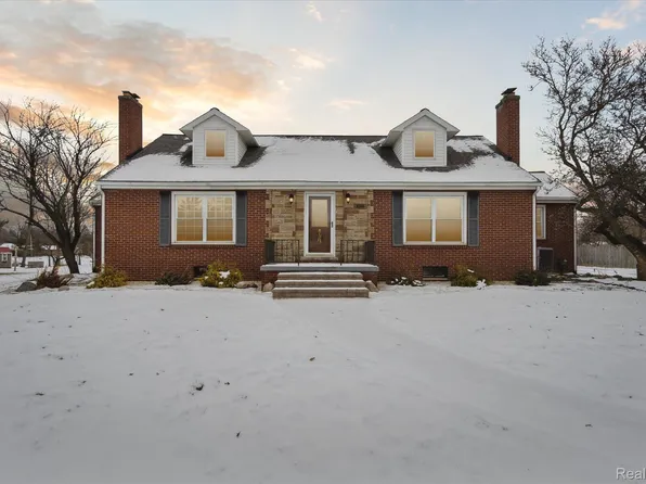 6421 Fenton Rd, Flint, MI 48507