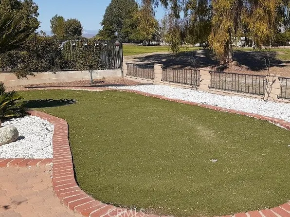 1484 Pepper Tree Dr, Hemet, CA 92545
