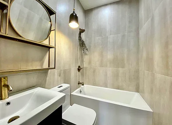 Bathroom, photo 1