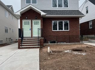 151 Vermont Ave, Staten Island, NY 10305