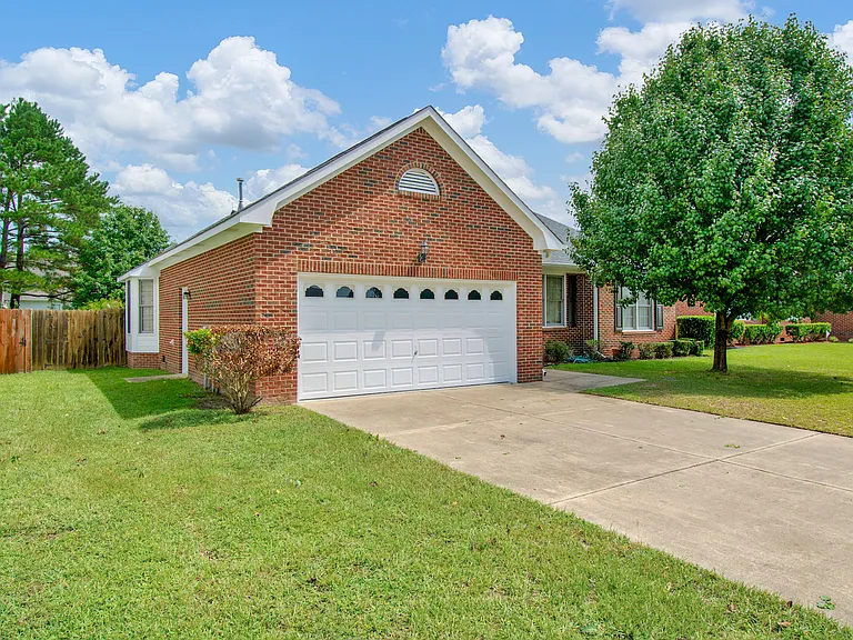 7308 Weathergreen Dr — Photo 2