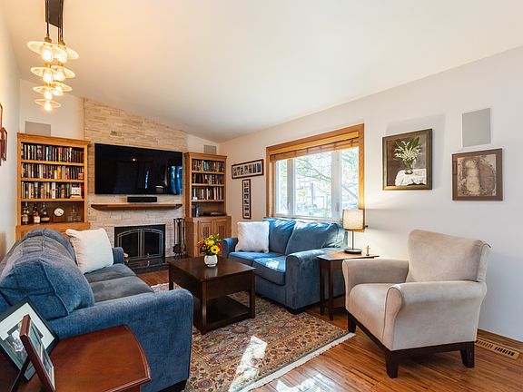 2nd image of 211 Albert Dr