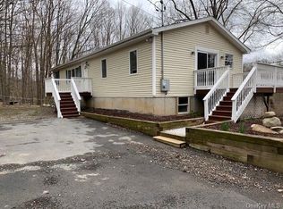 8 Georgia Ln, Otisville, NY