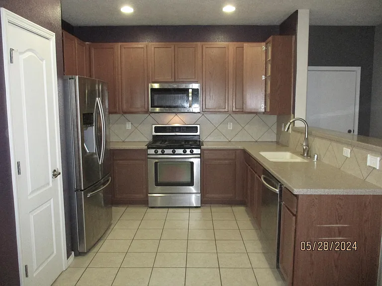 2432 Violeta Cir SE — Photo 2