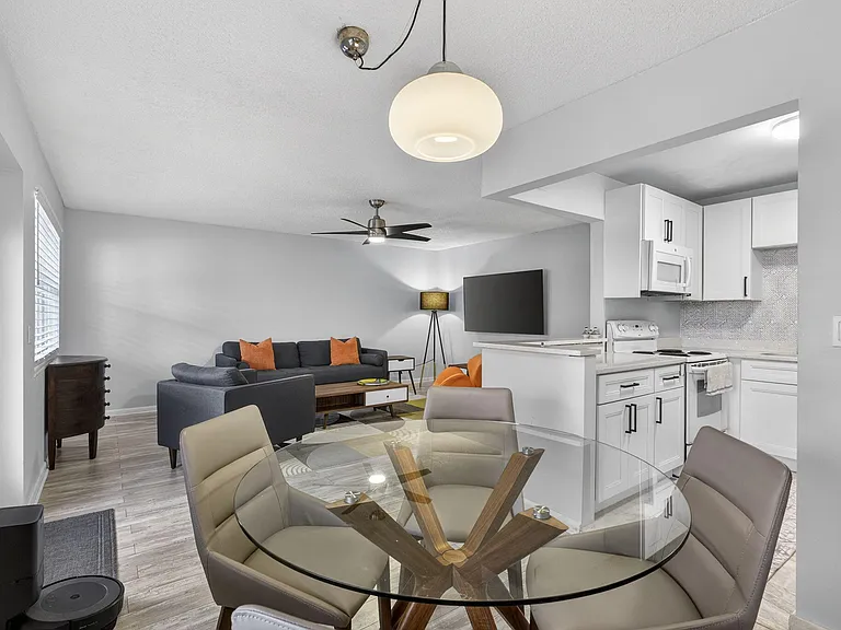 155 Windsor Dr #G — Photo 10