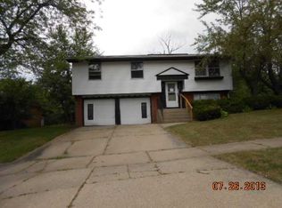 508 Circle Dr, Park Forest, IL