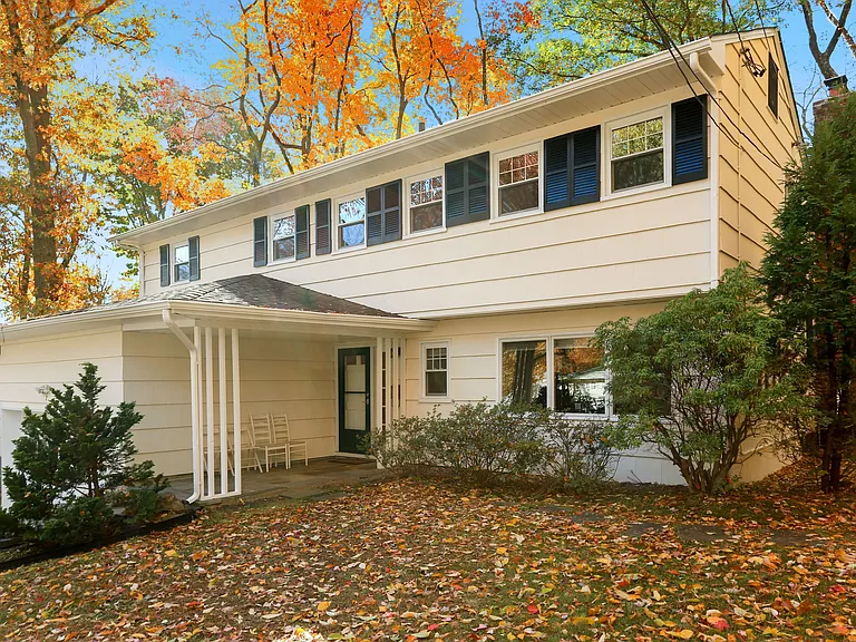 7 Susan Ct — Photo 1