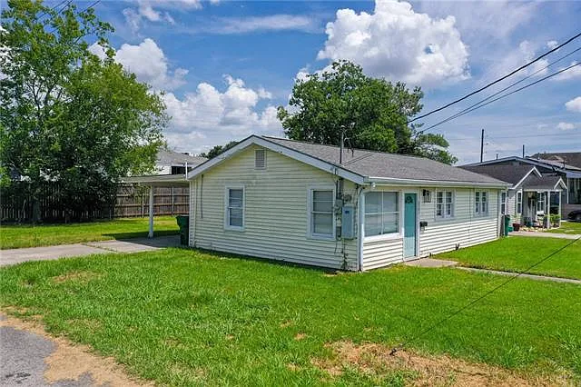 3 bed, 1.0 bath, 925 sqft, $1,500 — Photo 2