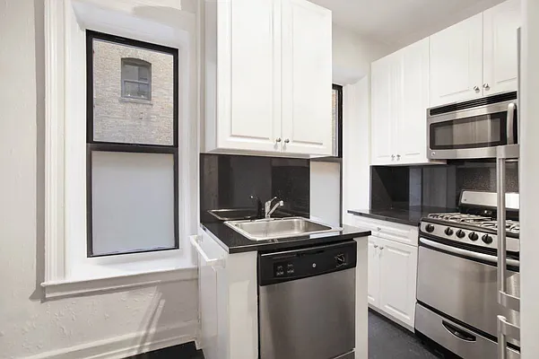 Rented by First Urban Management | media 14