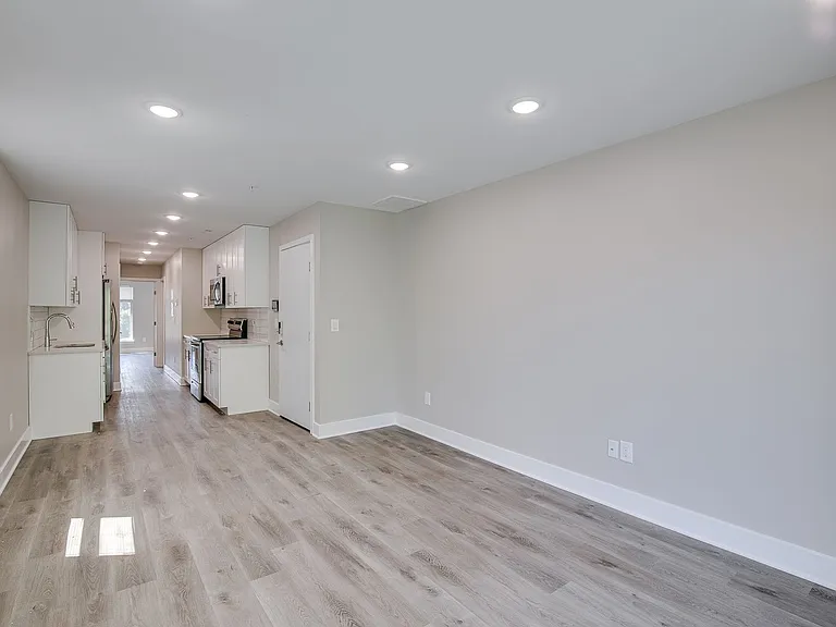 2015 N College Ave — Photo 16