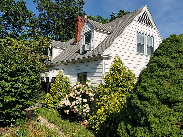 602 Chestnut St — Photo 2