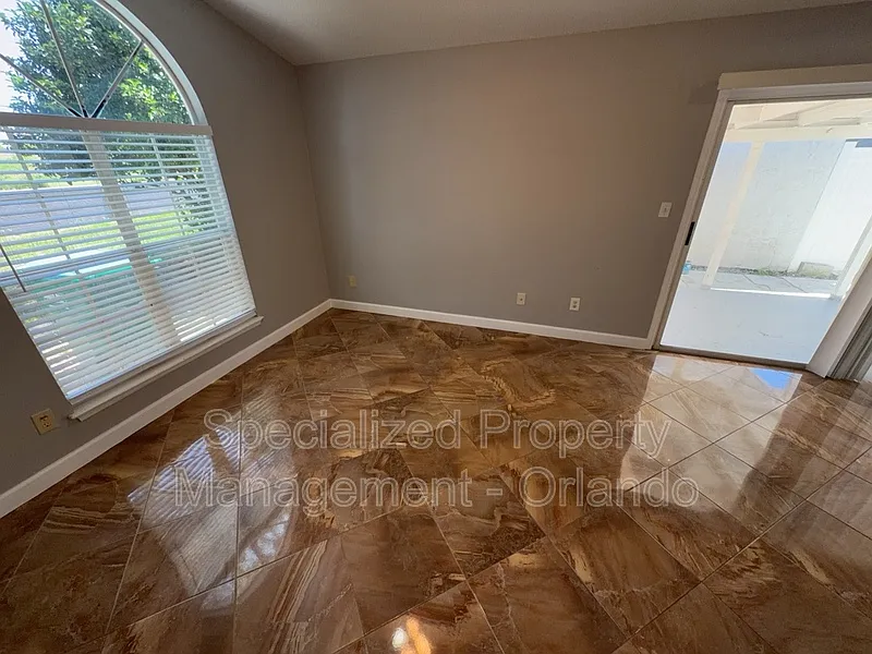 3 bed, 2.0 bath, 1187 sqft, $1,999 — Photo 4