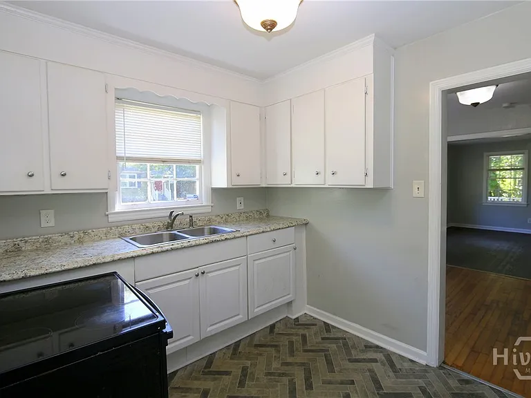 2309 Lorraine Dr — Photo 11