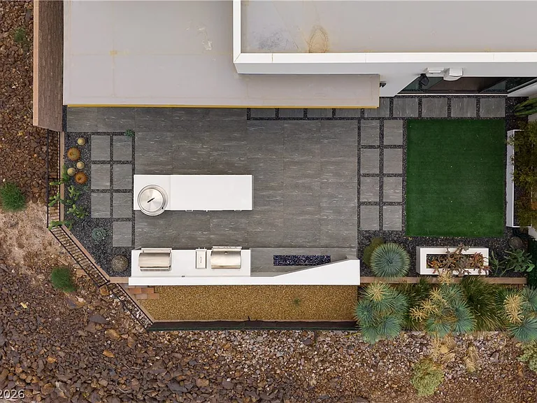 692 Scenic Cliff Dr — Photo 19