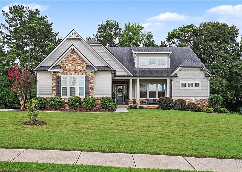1st image of 185 Oakleigh Manor Dr