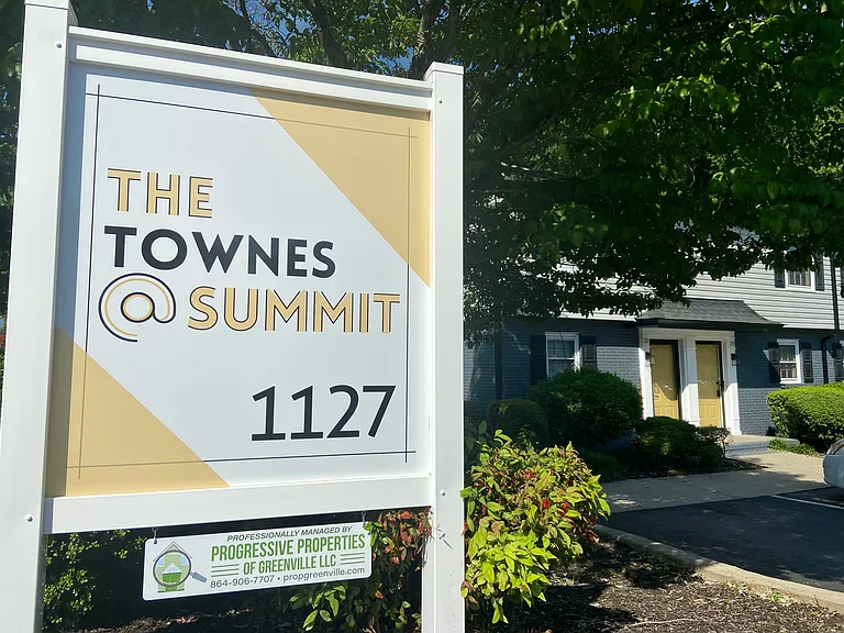 The Townes @ Summit — Photo 14