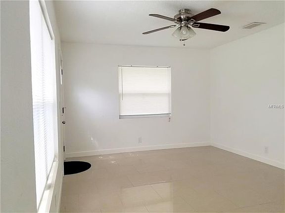 3rd image of 7008 Baywood Dr
