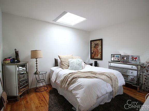 5th image of 325 E 64th St APT 607