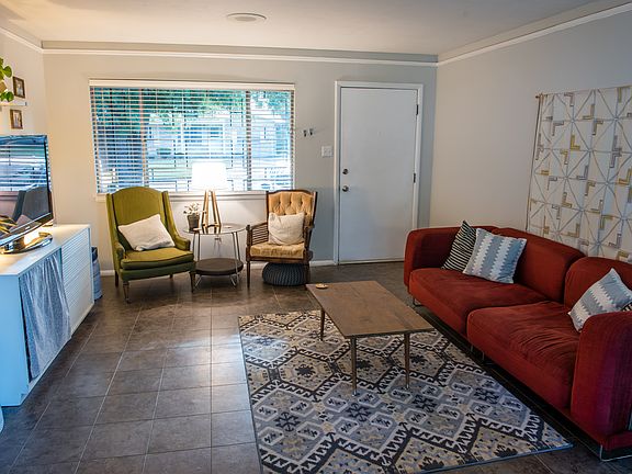 3rd image of 5704 La Mirado Dr