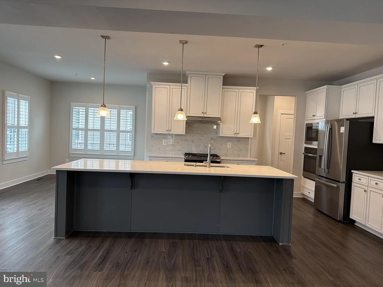 4 bed, 4.5 bath, 4427 sqft, $4,500 — Photo 3