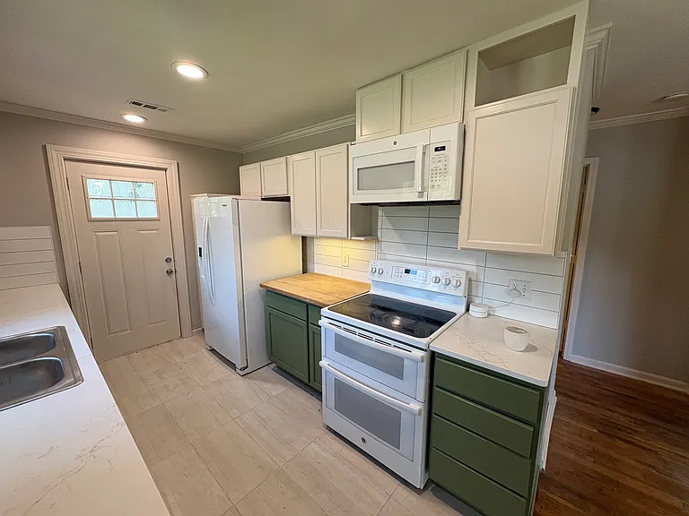 10515 W 56th St — Photo 3