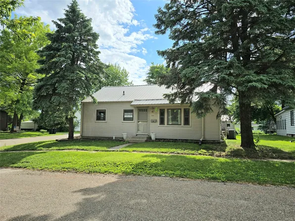 1011 S 9th St, Oskaloosa, IA 52577