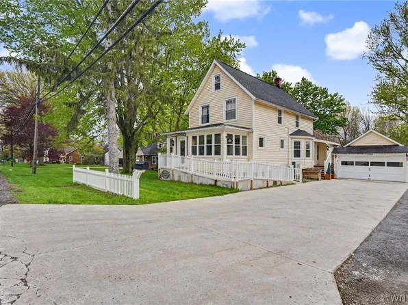 6244 Boston State Rd, Hamburg, NY 14075