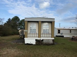 121 Holly St, Holly Ridge, NC 28445