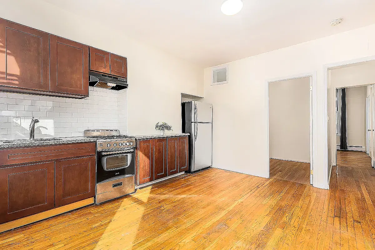 148 29th Street — Photo 2