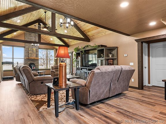 5th image of 23525 Harreld Rd