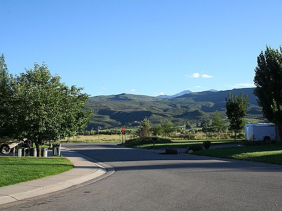 Cul-de-sac, Crown Mtn Park