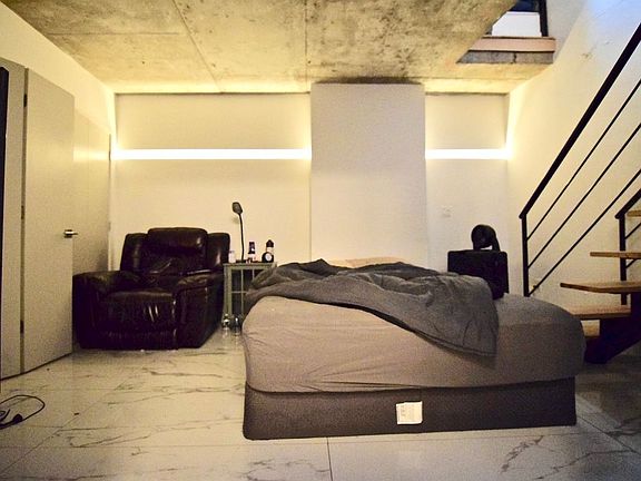 5th image of 640 W 238th St #1