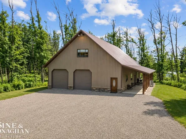 14795 13th St, Johannesburg, MI 49751