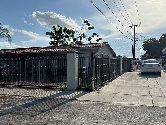 2nd image of 5060 SW 94th Ave