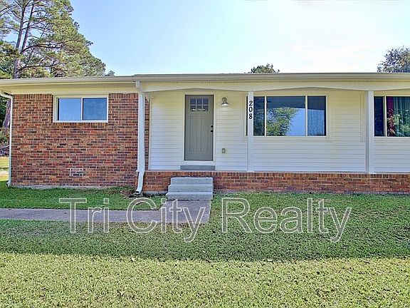 3rd image of 208 Brooks Rd