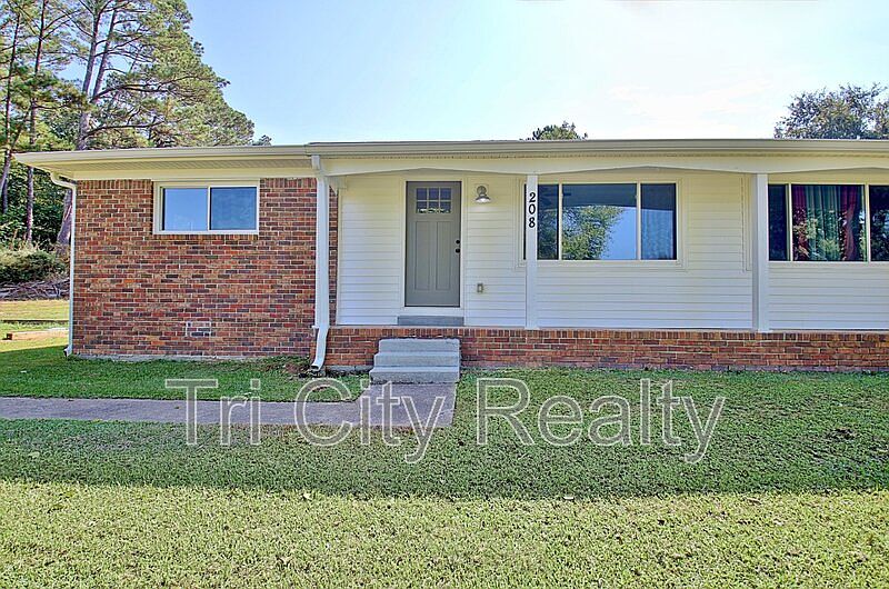 1st image of 208 Brooks Rd