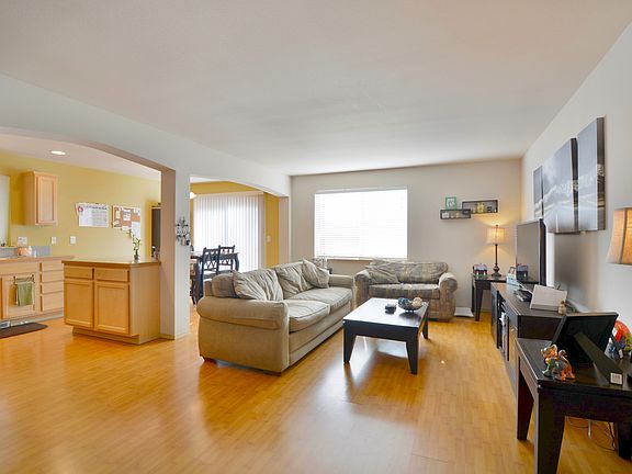 4th image of 8324 2nd St NE