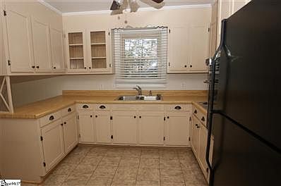 4th image of 3 Sedgefield Dr