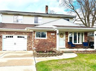22935 Allor St, Saint Clair Shores, MI